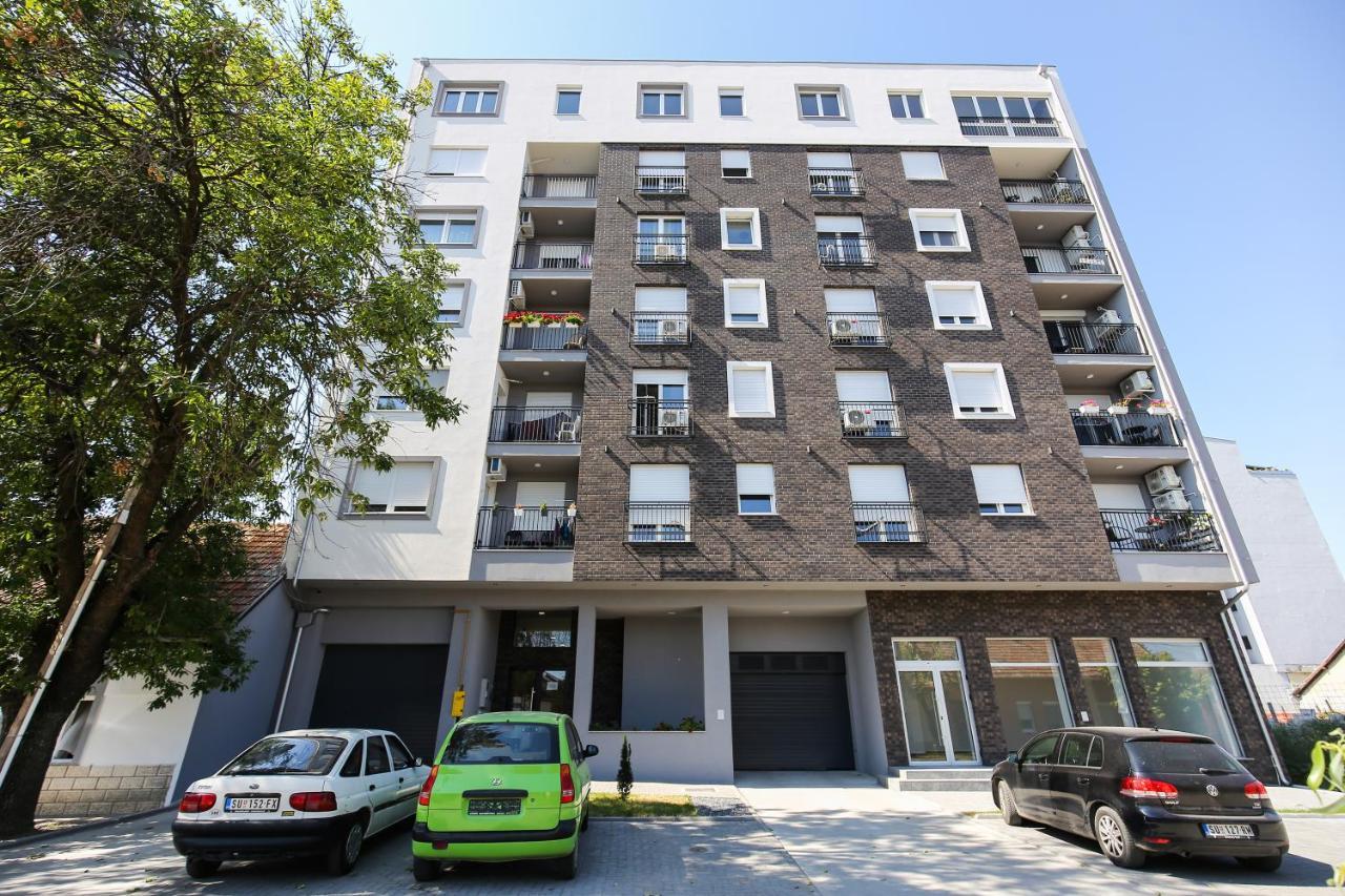 Manirosi 3 Apartman ซูโบติกา ภายนอก รูปภาพ